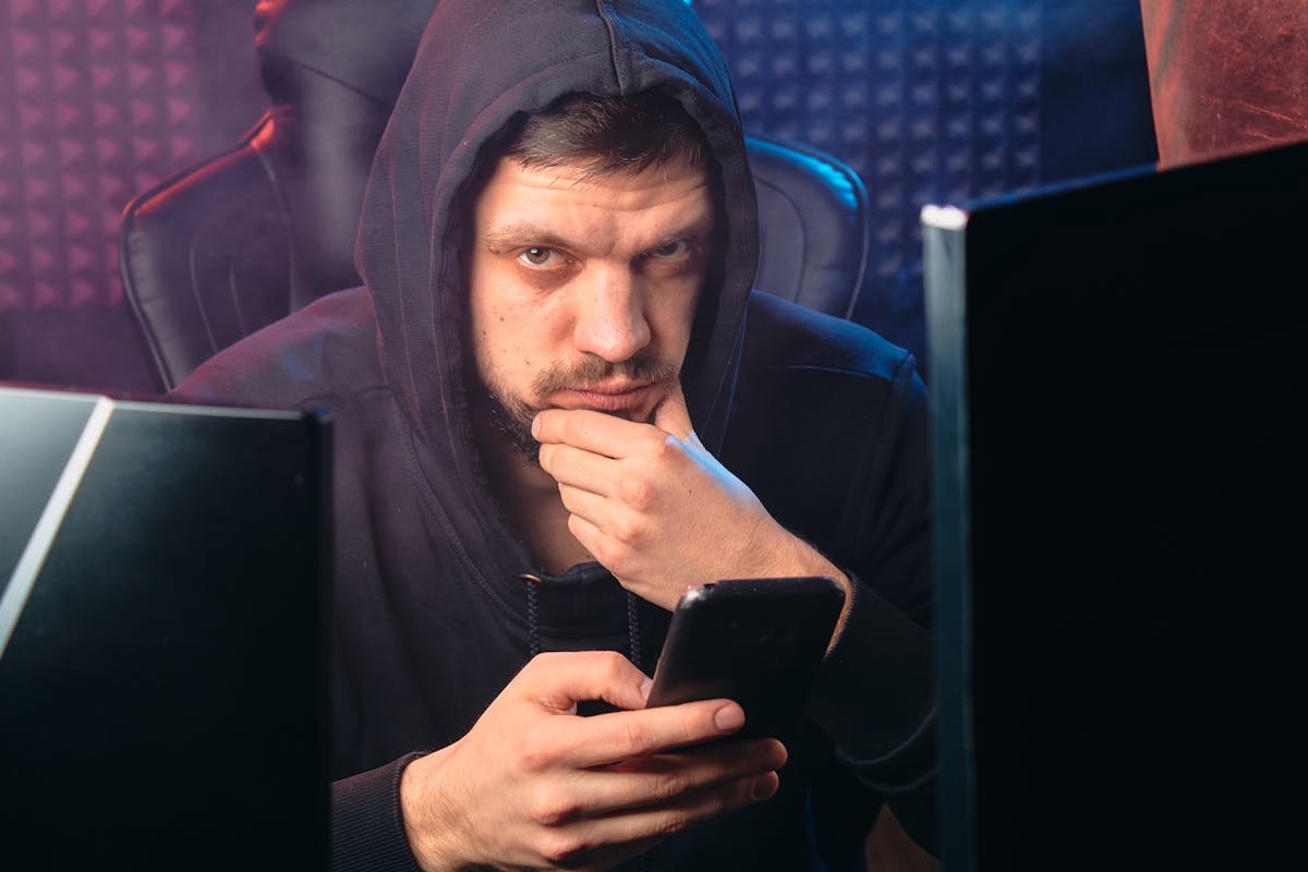 Como se proteger dos golpes na internet e usar a web com mais segurança