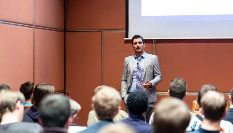 Como Escolher os Melhores Palestrantes para Eventos Corporativos e Transformar Sua Empresa