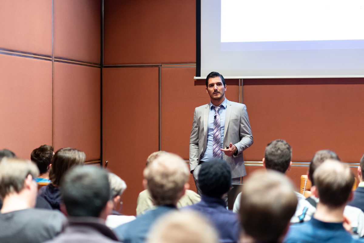 Como Escolher os Melhores Palestrantes para Eventos Corporativos e Transformar Sua Empresa