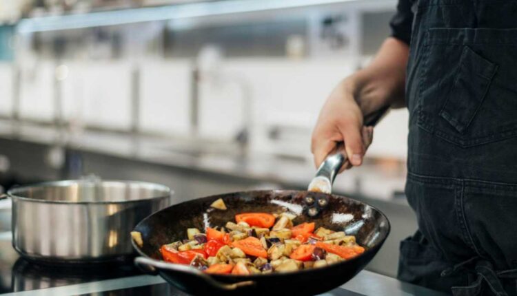 Como montar uma cozinha funcional para pequenos negócios de alimentação